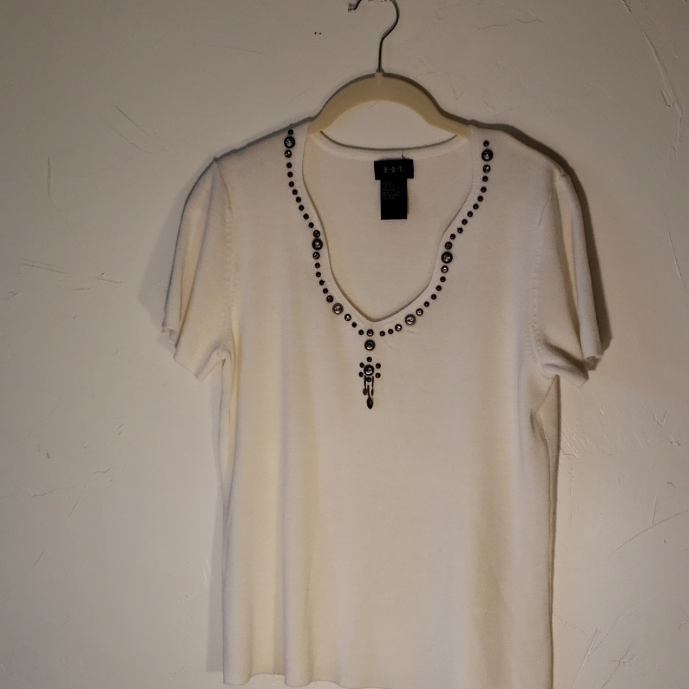 Studded white short sleeve sweater Size large. B70 - Picture 1 of 5